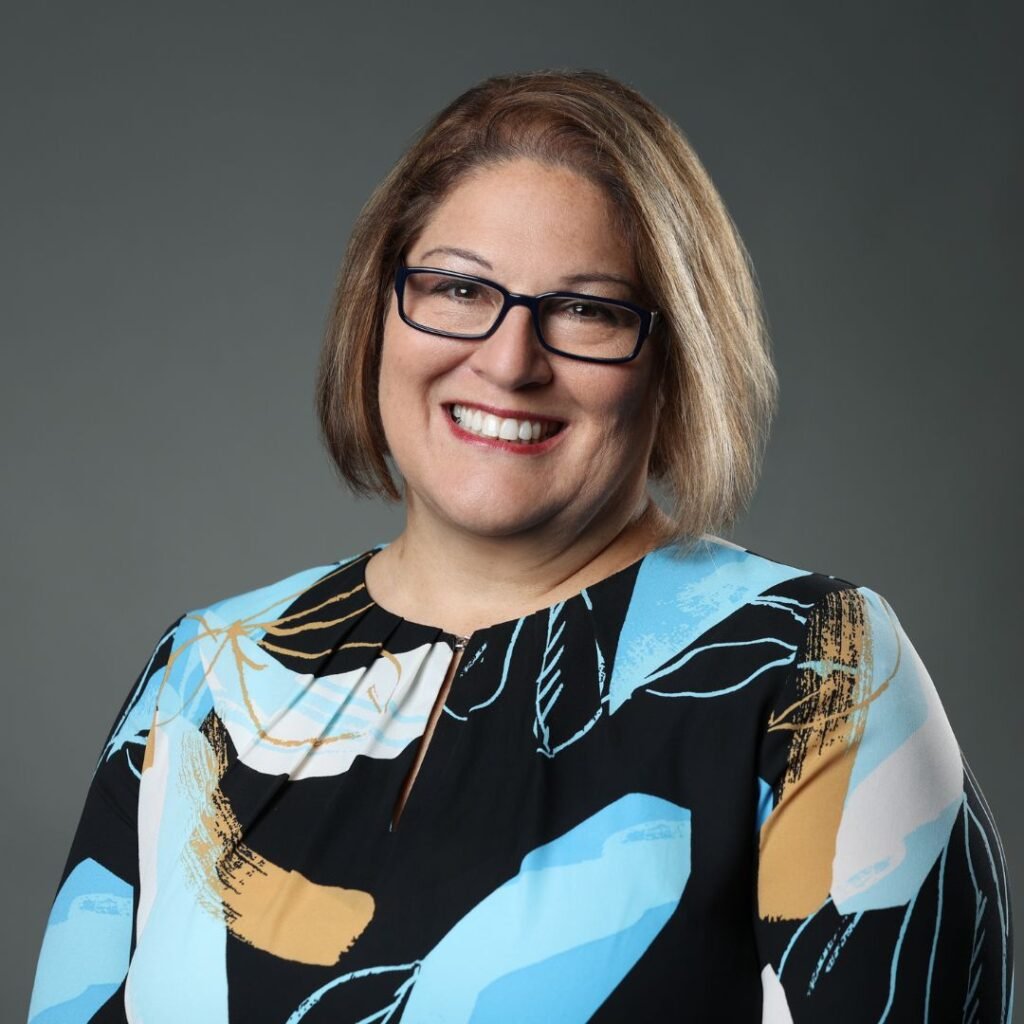 Esther Ripplinger Headshot